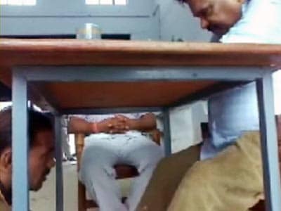 Videos : कन्नौज की जेल में गोरखधंधे का पर्दाफाश