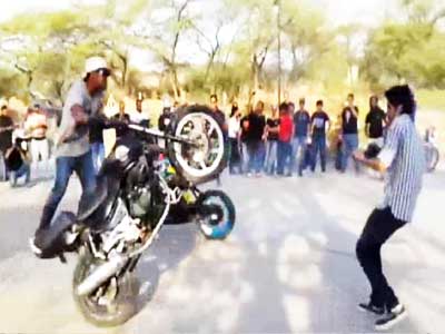Video : Teen biker death: stunt bikers tell their stories