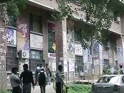 न्यूजरूम : जेएनयू में लड़की पर जानलेवा हमला