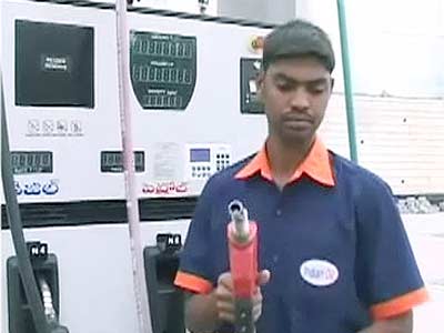 आज आधी रात से पेट्रोल 70 पैसे, डीजल 50 पैसे हुआ महंगा