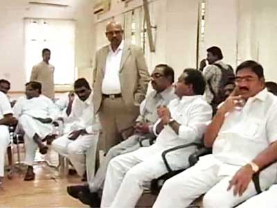 Congress' Telangana crisis: 19 ministers say they have quit