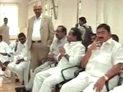 तेलंगाना : छह लोस और एक रास सांसद ने दिया इस्तीफा तेलंगाना : छह लोस और एक रास सांसद ने दिया इस्तीफा