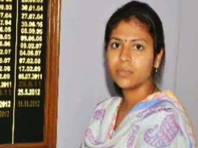 दुर्गा पर घिरी यूपी की सरकार दुर्गा पर घिरी यूपी की सरकार