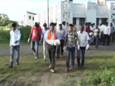 Dogs chew abandoned newborn girl's body inside Maharashtra hospital Dogs chew abandoned newborn girl's body inside Maharashtra hospital