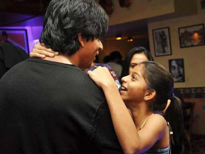 Video : Shah Rukh on going shopping with daughter Suhana