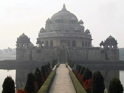 Seven Wonders of India: Sher Shah Suri's tomb (Aired: February 2009)