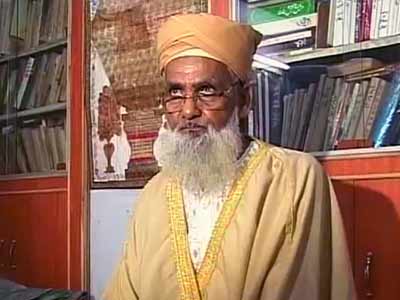 'फेसबुक, ट्विटर पर तस्वीरें पोस्ट करना गैर इस्लामी' 'फेसबुक, ट्विटर पर तस्वीरें पोस्ट करना गैर इस्लामी'