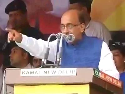 दिल्ली में शुरू हुआ 'पावर' गेम