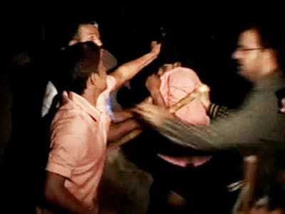 Video : MNS, Shiv Sena thrash North Indians after minor raped in Kolhapur