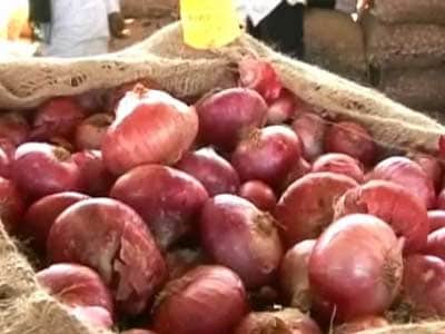 Video : No onion in salads or chicken-do-pyaza