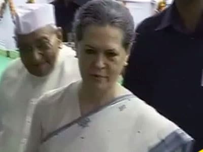 Videos : मनमोहन के फिर प्रधानमंत्री बनने के सवाल पर सोनिया चुप