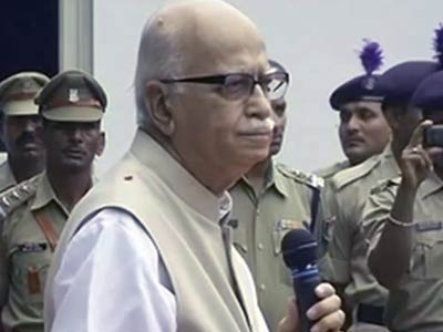 आज का दिन आलोचना करने का नहीं : आडवाणी