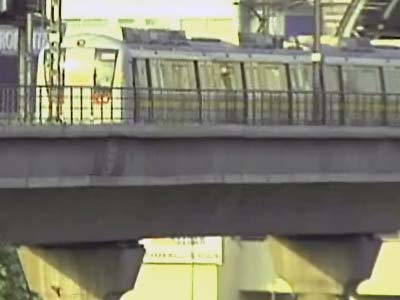 Video : बढ़ती भीड़ को देखते हुए आठ कोच वाली मेट्रो शुरू