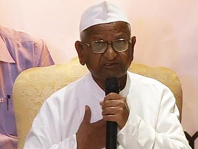 Video : Anna Hazare leads largest India Day parade in US