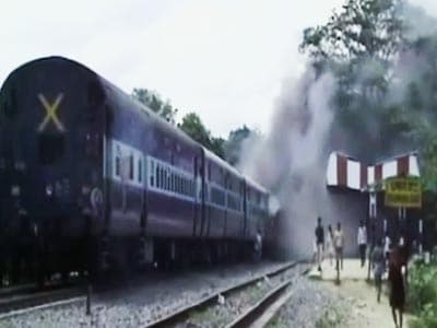 बिहार : एक्सप्रेस ट्रेन से कुचलकर 37 की मौत