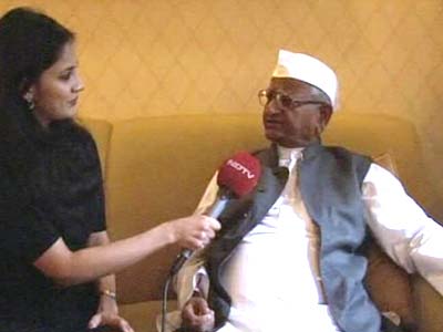 Video : Anna Hazare goes global, to meet top US politicians and visit conflict zones