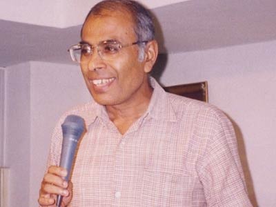 Anti-superstition activist Narendra Dabholkar shot dead in Pune