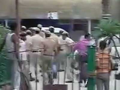 आतंकी टुंडा को एक शख्स ने कोर्ट परिसर में मारा थप्पड़