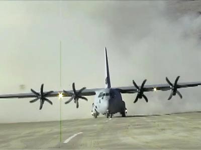 Videos : दौलत बेग ओल्डी में भारतीय वायु सेना ने उतारा सुपर हर्क्यूलिस विमान