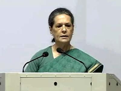 Video : Sonia Gandhi rolls out food security scheme in Delhi