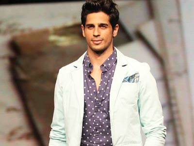 Siddharth Malhotra sends legal notice to students?