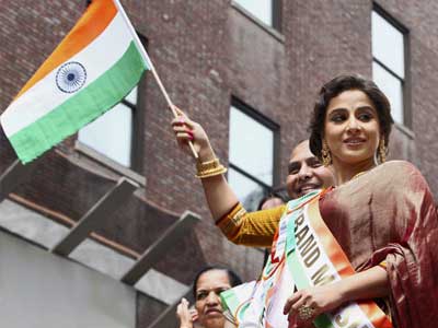 Video : Vidya Balan leads the India Day parade