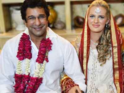 Wasim Akram marries Australian girlfriend Shaniera Thompson Wasim Akram marries Australian girlfriend Shaniera Thompson