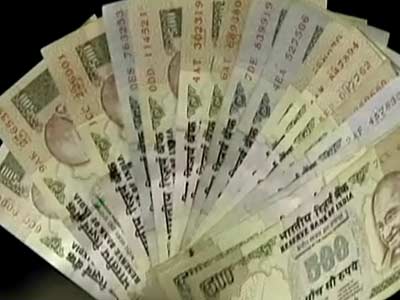 Video : Rupee ends at 64.30, falls for the 7th time in 8 sessions