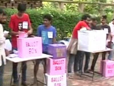 Video : Delhi University's four-year undergraduate programme 'defeated'?