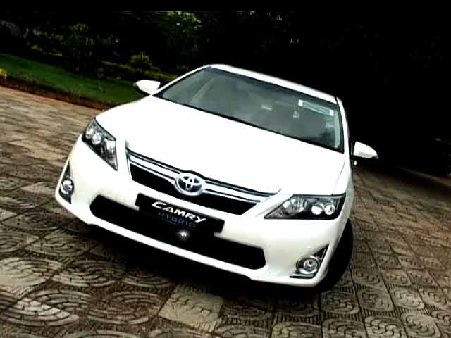Camry goes hybrid