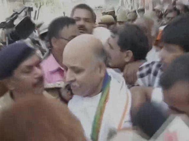 Video : VHP's Ayodhya yatra: saffron leader Praveen Togadia arrested