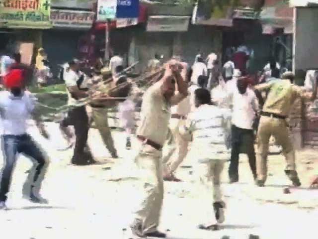 Video : Jind: 20-yr-old girl found murdered; mob goes on rampage