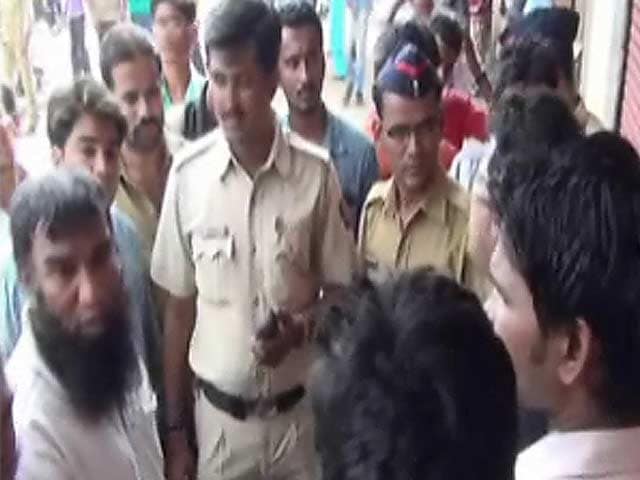 Videos : मुंबई : लुटेरों ने एक्सिस बैंक की वैन से साढ़े तीन करोड़ लूटे