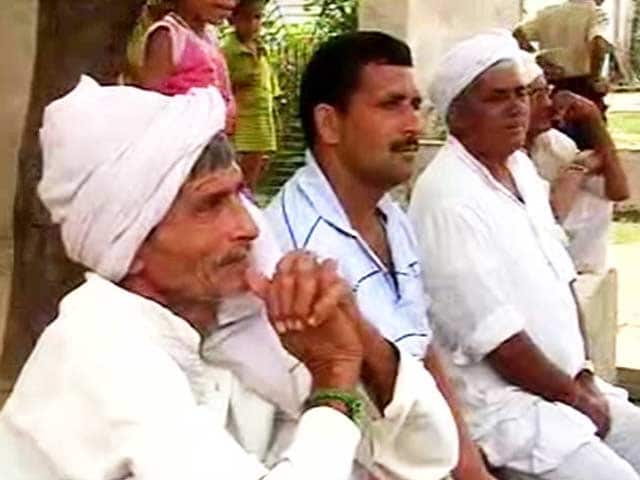 Video : At Bhatta-Parsaul, no faith in govt's 'land'mark bill?