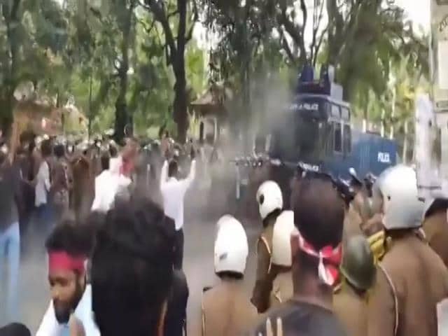 Video : Lankan Students Defy Curfew, Cops Use Water Cannons, Tear Gas