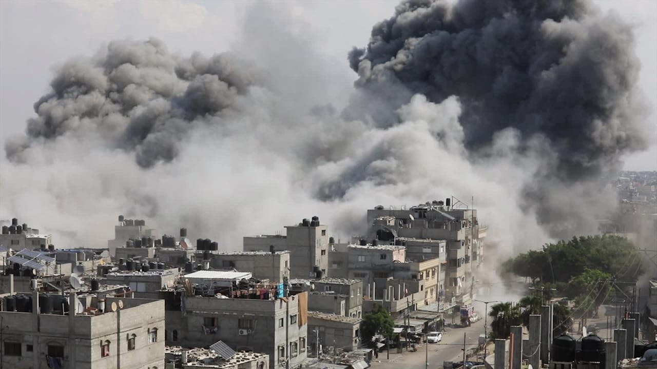 Videos : इजराइल ने इमारतों को ढहाया तो गाजा में धुएं का घना बादल छाया