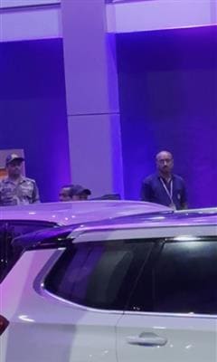 Video : शाहरुख खान को हवाई अड्डे पर देखा गया