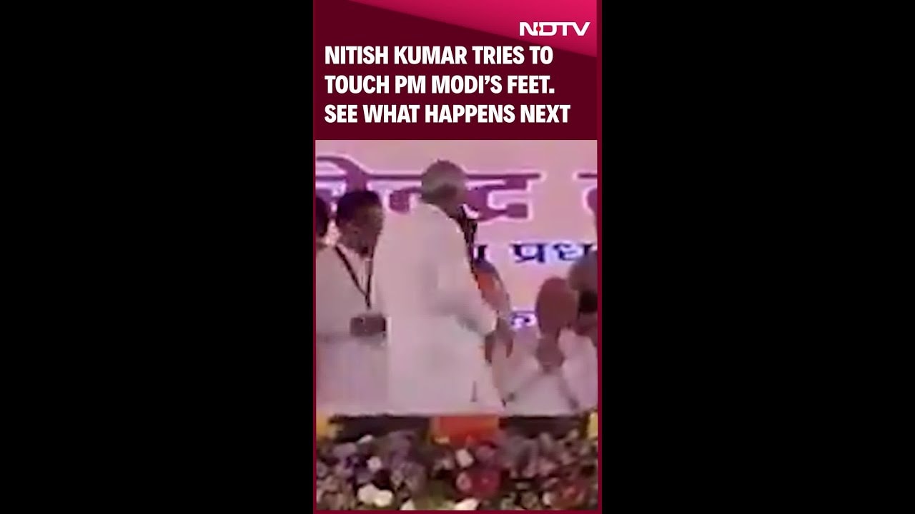 Video : Nitish Kumar Tries To Touch PM Modi's Feet. See What Happens Next