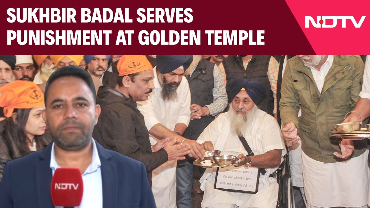 Video : Sukhbir Badal Performs Community Service at Golden Temple, Wears Placard as Punishment