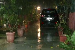 Rain Hits Parts Of Delhi NCR, Records 2nd Lowest Daytime Temperature Rain Hits Parts Of Delhi NCR, Records 2nd Lowest Daytime Temperature