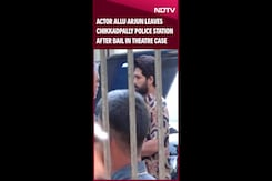 Actor Allu Arjun Leaves Chikkadpally Police Station After Bail in Sandhya Theatre Case Actor Allu Arjun Leaves Chikkadpally Police Station After Bail in Sandhya Theatre Case