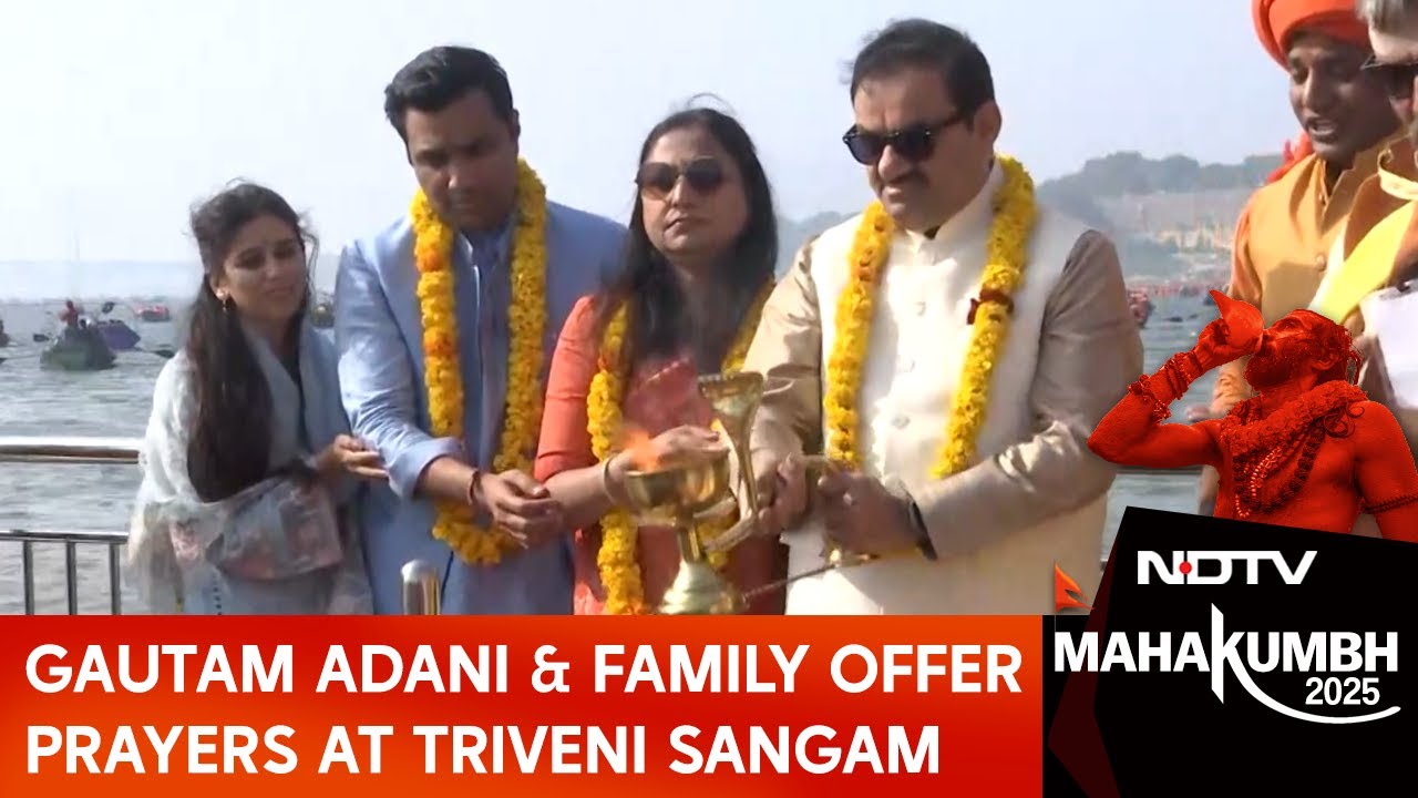 Gautam Adani Mahakumbh 2025 | Gautam Adani And Family Offer Prayers At Triveni Sangam