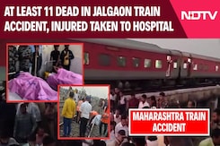 Train Accident Maharashtra | At Least 11 Dead In Jalgaon Train Accident, Injured Rushed To Hospital Train Accident Maharashtra | At Least 11 Dead In Jalgaon Train Accident, Injured Rushed To Hospital