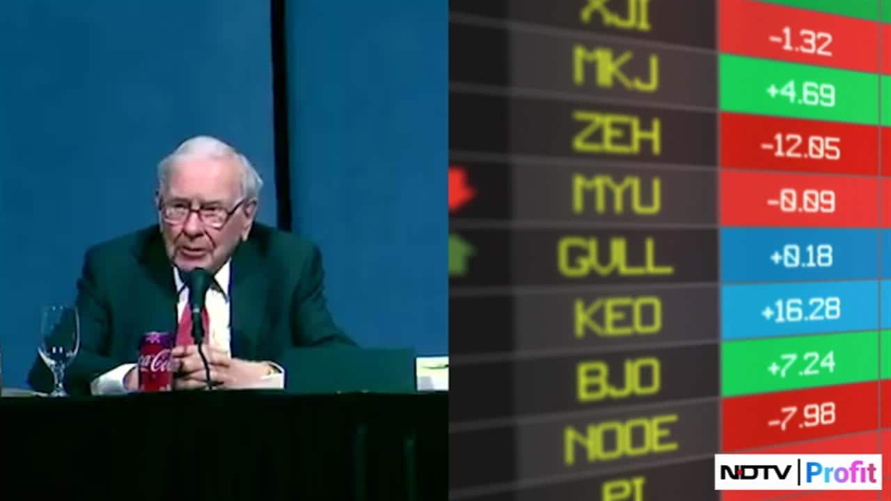 Here's Why Warren Buffett Is Sitting On $334 Billion In Cash