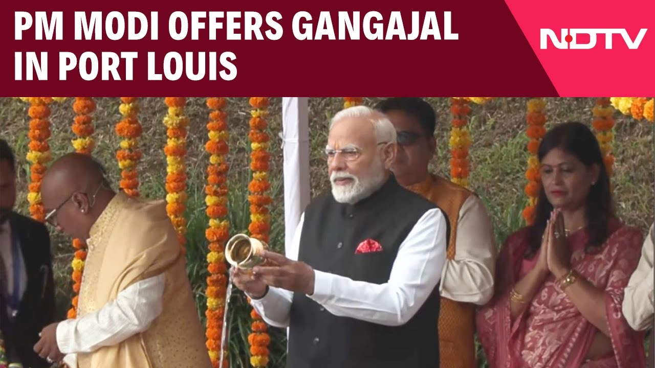 PM Modi Offers Gangajal From Maha Kumbh Into Grand Bassin In Mauritius