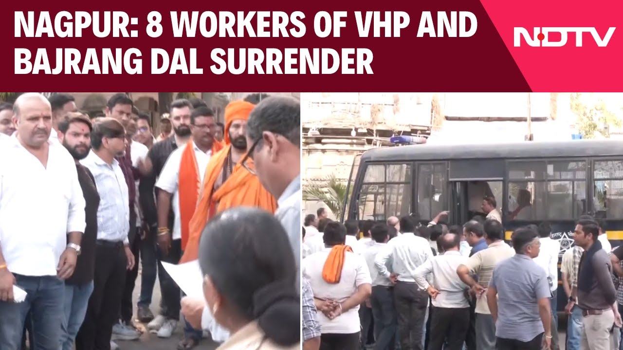Eight Workers Of VHP And Bajrang Dal Surrender Before Kotwali Police Eight Workers Of VHP And Bajrang Dal Surrender Before Kotwali Police