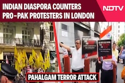 Indian Diaspora Counters Pro-Khalistani, Pak Protesters Outside Indian High Commission In London Indian Diaspora Counters Pro-Khalistani, Pak Protesters Outside Indian High Commission In London