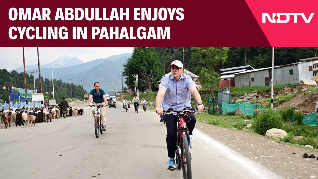 Omar Abdullah Pahalgam: Omar Abdullah Enjoys Cycling In Pahalgam, Meets Tour & Travel Operators