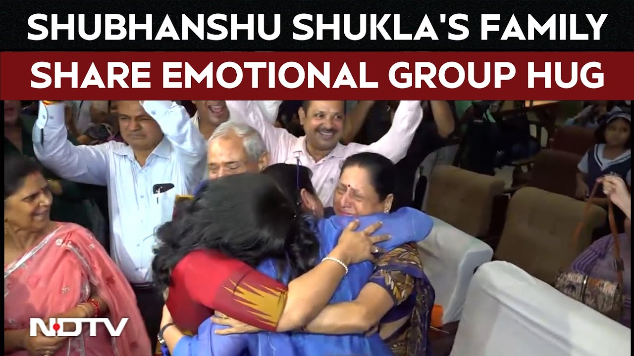 Axiom 4 Mission | Shubhanshu Shukla's Family Share Emotional Group Hug After Lift Off