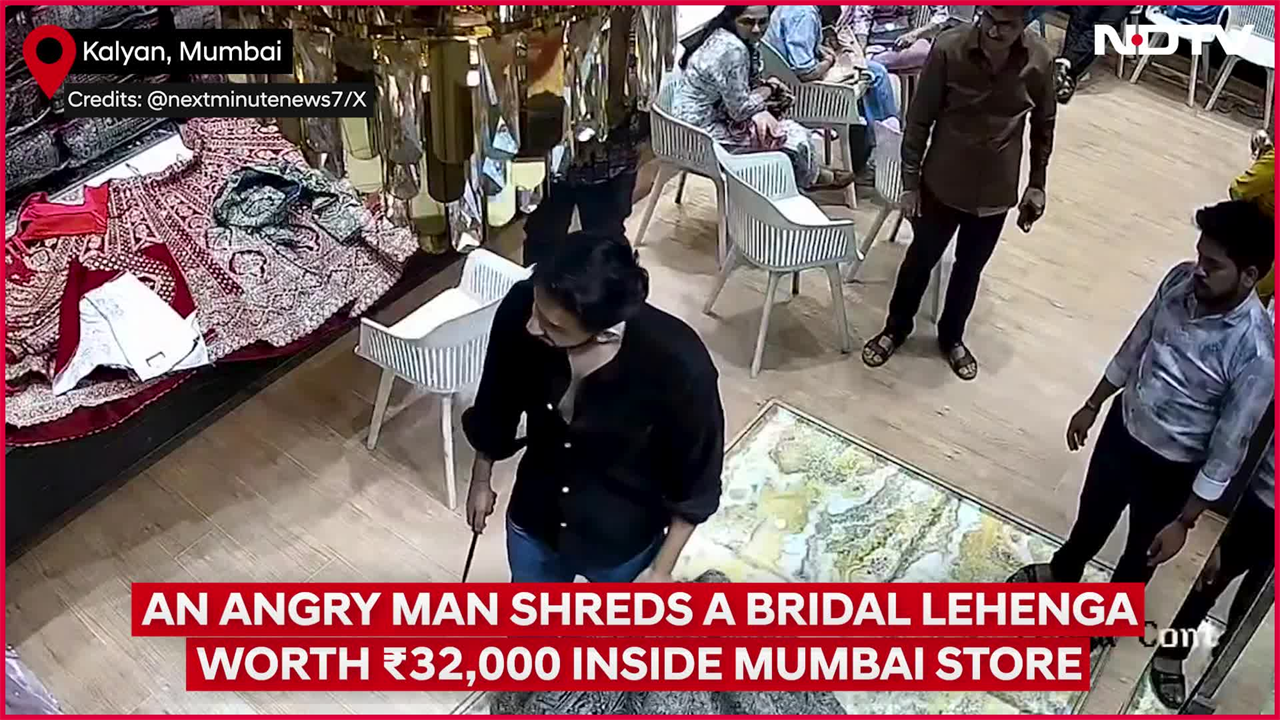 Mumbai Man Cuts Fiancee's Lehenga With Knife Inside Store After Fiancee's  Dispute With Shopkeeper